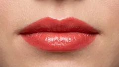 リップメイクで老けて見えたくない方へ:印象を一変させる3つのコツ